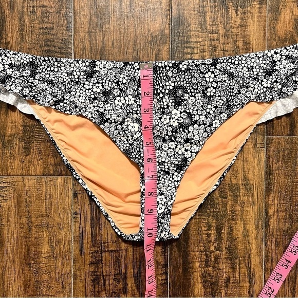 Nwt J Crew French Terry Ruffle Bikini Bottoms in Valley Floral, Size 2X - Picture 15 of 16